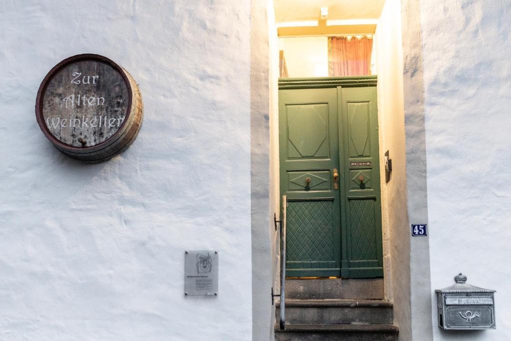 Zur Alten Weinkelter - Bezauberndes Fachwerkhaus Aus Der Spaetgotik Von 1451 - Top Lage Fuer Aktivitaeten - Fahrradkeller Ellenz-Poltersdorf Extérieur photo